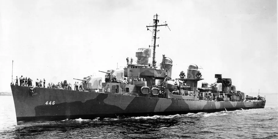The U.S. Navy destroyer USS Radford (DD-446) underway sometime in 1942, location unknown. She was commissioned on 22 July 1942 and is painted in Camouflage Measure 12 (Modified). Note that her radars are still missing.
