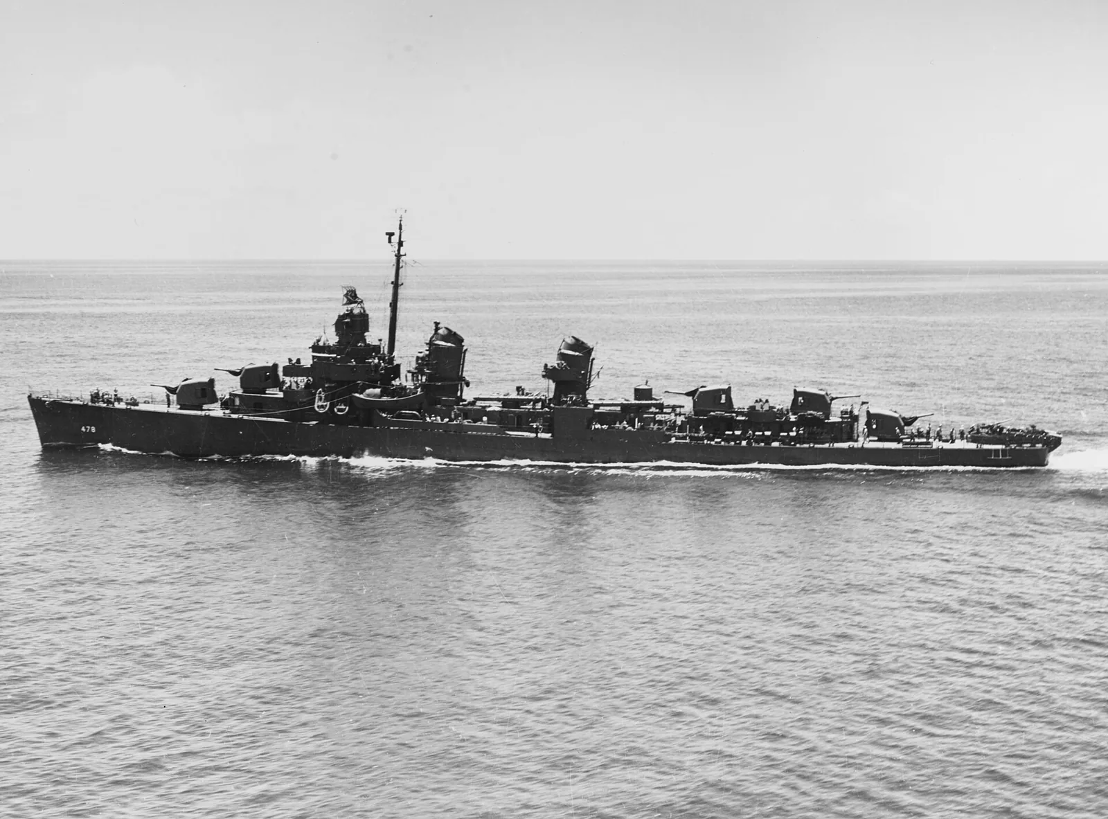 The U.S. Navy destroyer USS Stanly (DD-478) underway off Pearl Harbor, Hawaii (USA), circa in 1943.