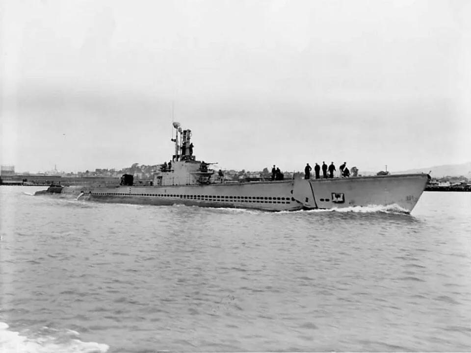 USS_Sunfish; https://www.navsource.net/archives/08/08281.htm The Sunfish (SS-281) is shown in the Mare Island Channel in 1945. Official USN photo courtesy of Darryl Baker.