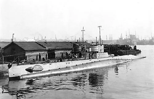 US Navy submarine USS O-10 (SS-71) at the Boston Navy Yard in Boston, Massachusetts. Submarine USS O-4 (SS-65) is moored inboard of O-10 .