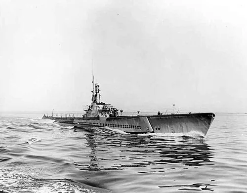 USS_Crevalle; https://www.navsource.net/archives/08/08291.htm Crevalle (SS-291), starboard view under way, circa 1944. U.S. Navy photo, courtesy of http://ussubvetsofworldwarii.org web site.