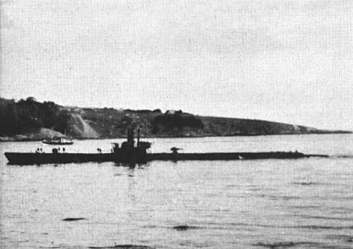 USS Springer (SS-414) from 1944 to 1947. She was reactivated in 1960 and transferred to Chile in 1961 where she served until 1972.