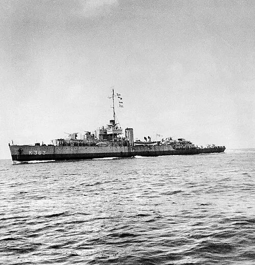 La frégate HMAS Hawkesbury (K363) en novembre 1945.