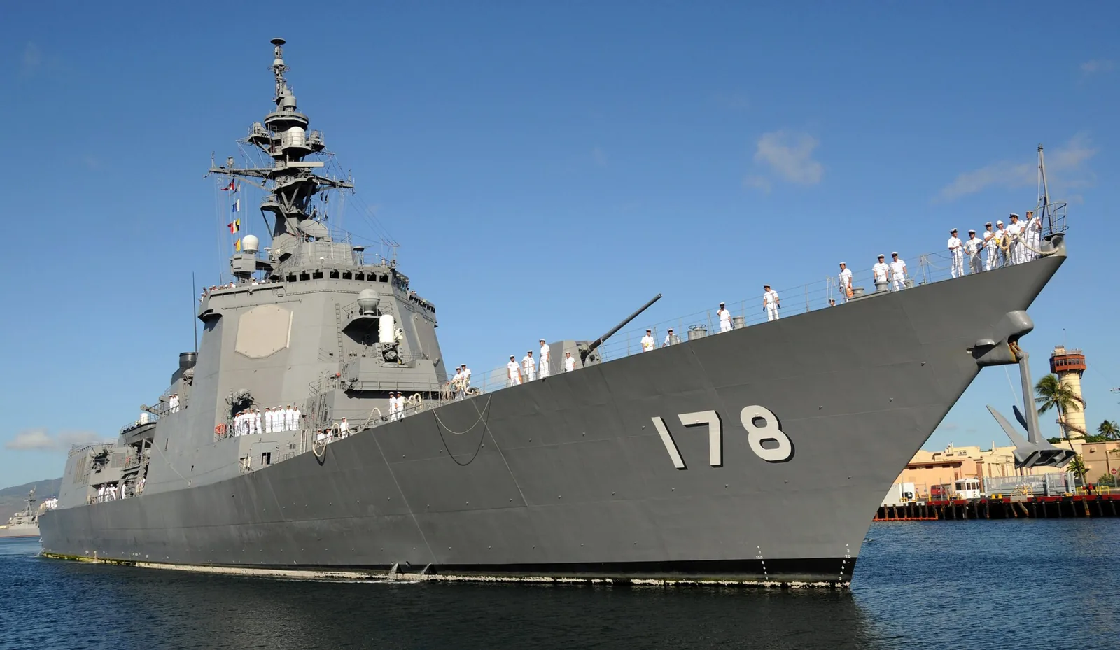 081103-N-9758L-057 0PEARL HARBOR (Nov. 3, 2008) The Japan Maritime Self Defense Force guided-missile destroyer JS Ashigara , DDG-178, makes her way pierside at Naval Station Pearl Harbor.