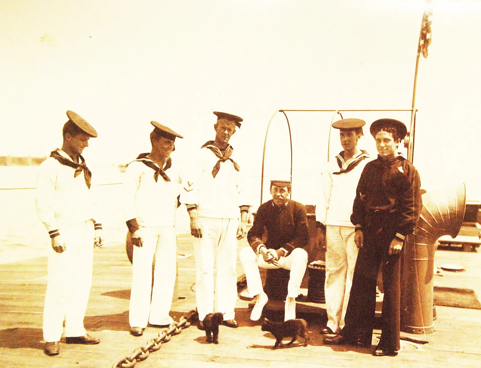 Lot 3000-D-7: U.S. Navy ironclad monitor, USS Nahant, ship mascot. Detroit Publishing Company, 1890-1910. Courtesy of the Library of Congress. (2016/03/18)