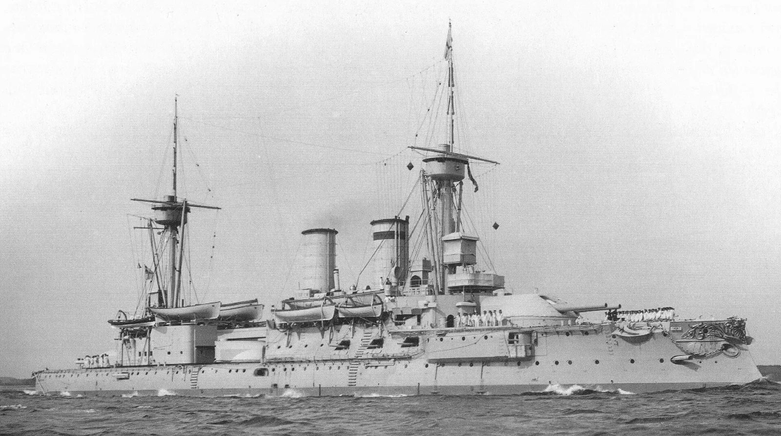 The German battleship SMS Kurfürst Friedrich Wilhelm . Das deutsche Linienschiff SMS Kurfürst Friedrich Wilhelm .