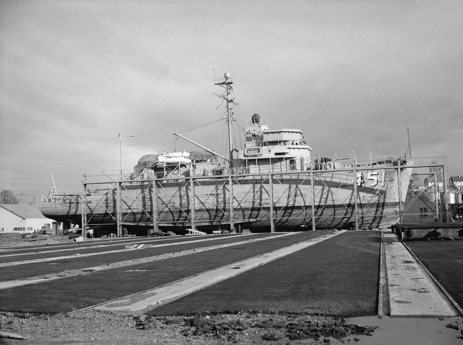 The Agile -class minesweeper MSO-451 under construction at Bellingham Shipyards Company, Bellingham, Washington (USA). The ship received the U.S.