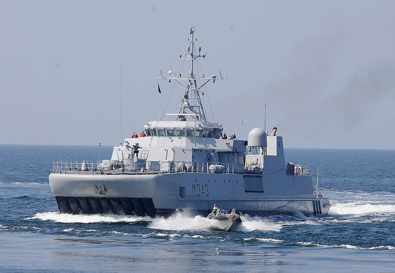 The Royal Norwegian Navy mine countermeasures ship HNOMS Hinnoey (M343) participates in a small boat attack scenario June 13, 2013, in the Baltic Sea during Baltic Operations (BALTOPS) 2013.