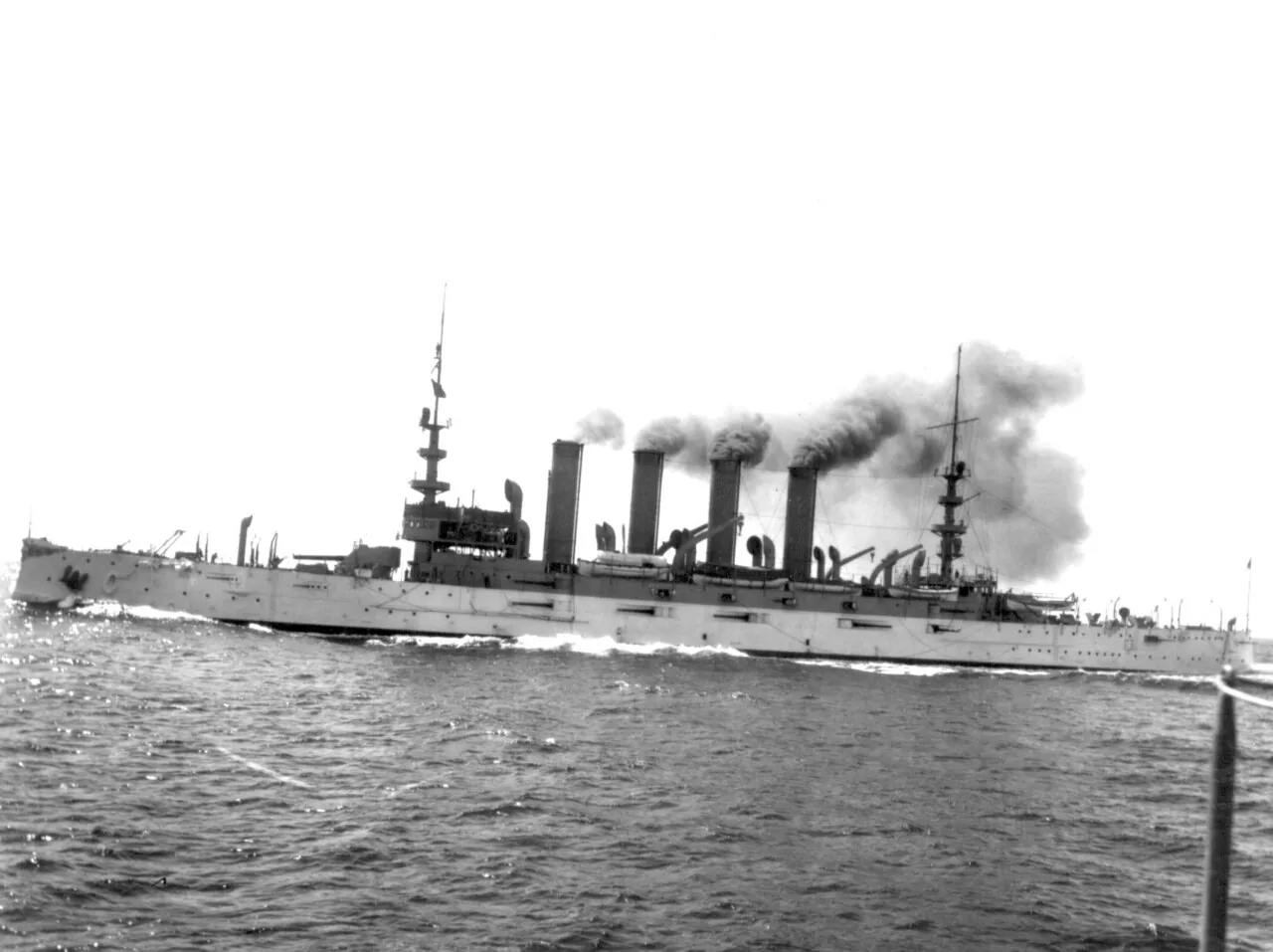 Der amerikanische Panzerkreuzer USS Colorado (ACR-7) US Navy Pennsylvania -class armored cruiser USS Colorado (ACR-7)
